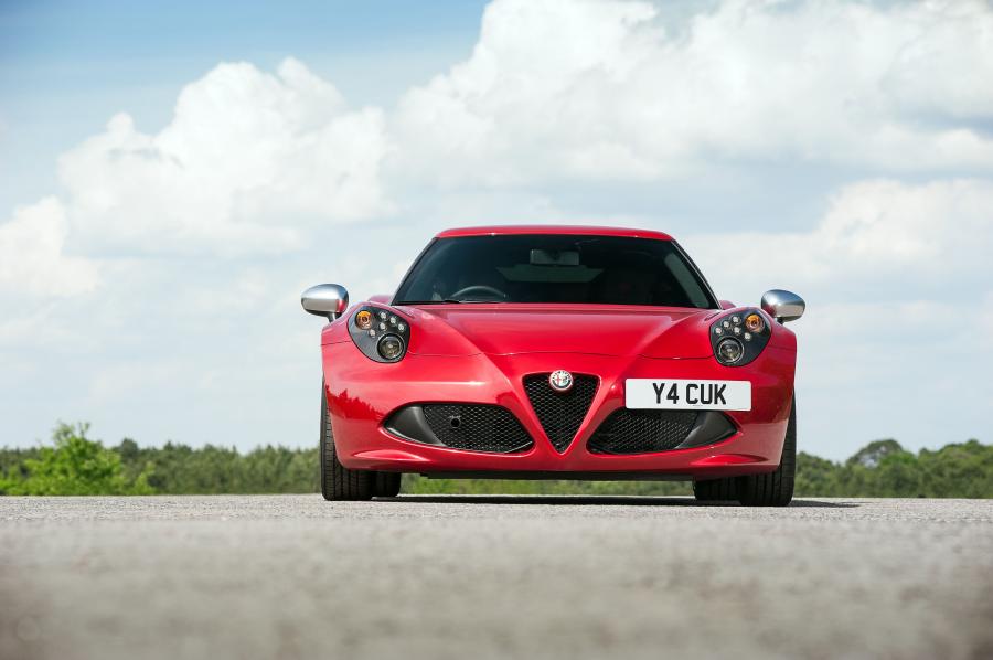  Alfa Romeo 4C 2014 года  (UK) (фото 22 из 24)
